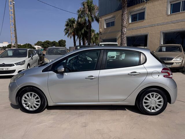  PEUGEOT 208 ACTIVE 1.2 VTI SPANISH LHD IN SPAIN ONLY 101000 MILES SUPERB 2012